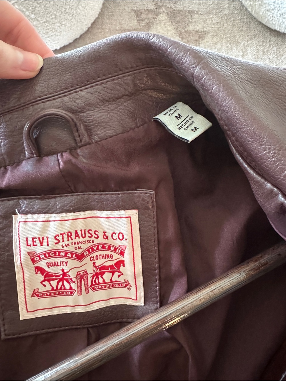 Levi’s Faux Leather Moto Jacket Brown Burgundy Size M Excellent Condition - Picture 5 of 6